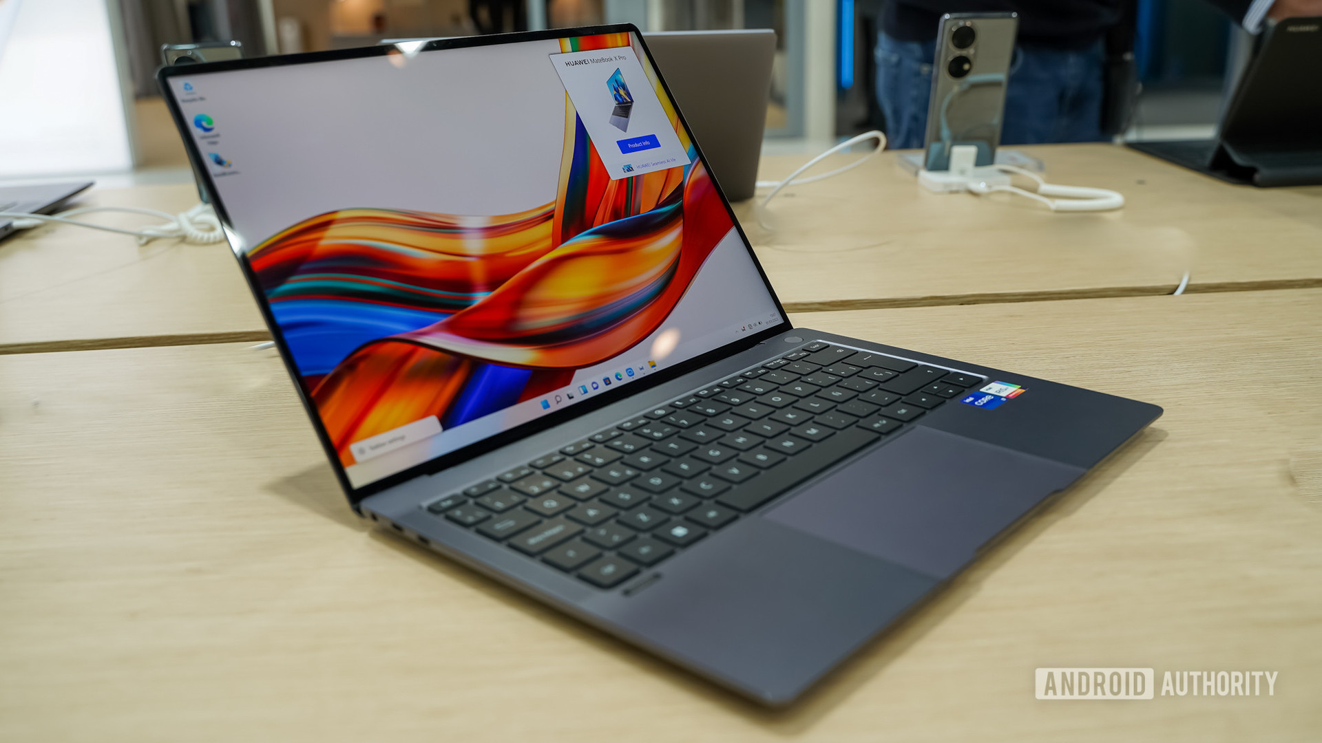 Huawei-MateBook-X-Pro-2022-left-profile