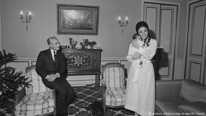 عکس های دیده نشده از زایمان فرح پهلوی