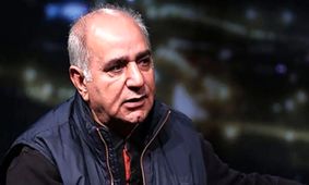 راز جوانی «پرویز پرستویی»؛ تصویری ناب از 26 سالگی در پشت‌صحنۀ تئاتر!