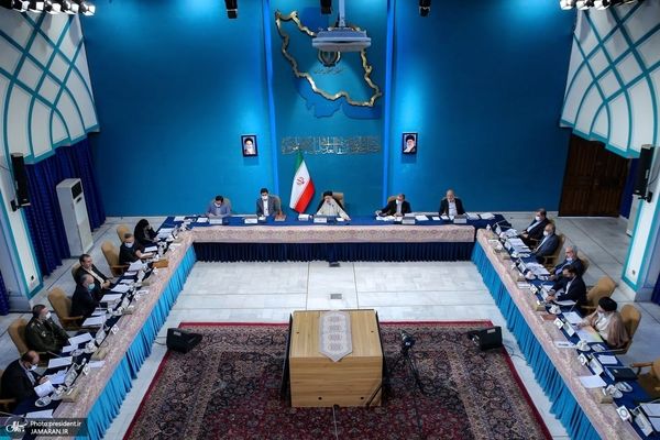 تیم اقتصادی دولت هماهنگ نیست؛ اقتصاد کشور در مسیر پرخطر قرار دارد/ سکوت دولت و ناهماهنگی تیم اقتصادی عامل جهش قیمت هاست