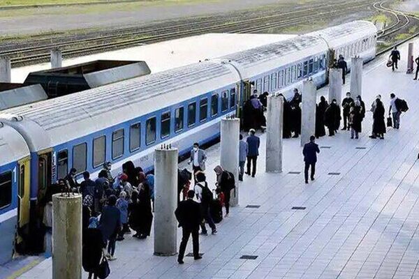 پیش‌فروش قطار از ساعت ۸:۳۰ آغاز شد
