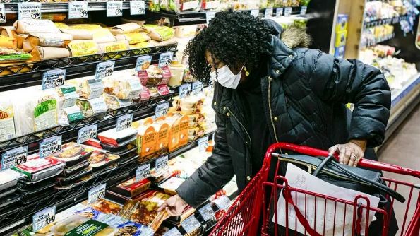 
حساب‌ کتاب تلخ خرید با کالابرگ؛ وعده‌ای که در قفسه‌های خالی جا ماند
