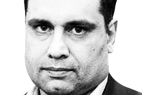 بورس در باتلاق ارز