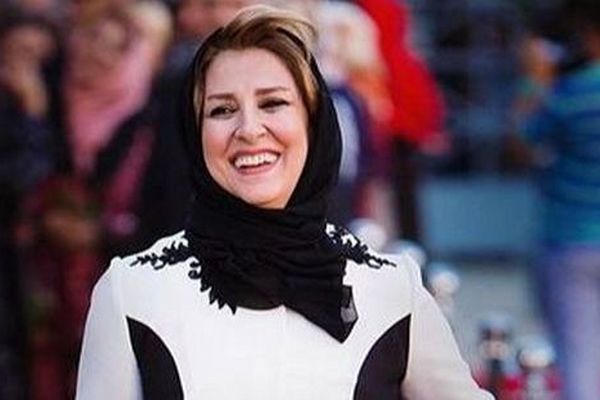 مانتوی شوکه‌کننده مرجانه گلچین؛ خلاقیت یا جنجال؟