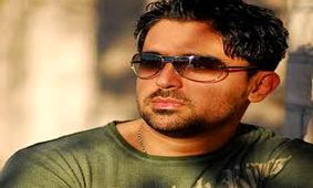 اگر این شرایط را دارید با پویا ازدواج کنید ! / علت مجرد ماندن آقای خواننده فاش شد !