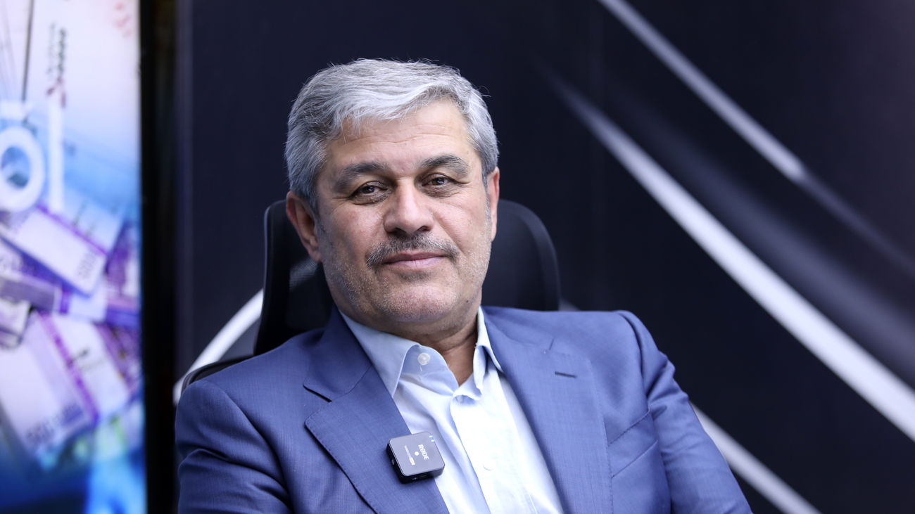 بالابردن قیمت بنزین،دست کردن توی جیب مردم است/ خودرو 10میلیاردی را 2میلیارد بفروشید، بعدش قیمت بنزین را 10هزارتومان کنید