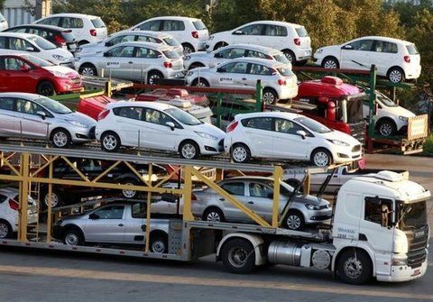 تاثیر خودروهای وارداتی بر افزایش قیمت در بازار داخلی / با این شرط می توانیم منتظر کاهش قیمت خودرو باشیم !