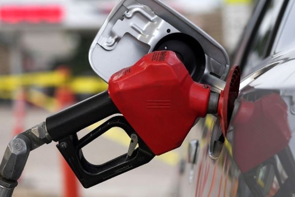 جزئیات جدید از انتقال یارانه بنزین به حساب‌های بانکی