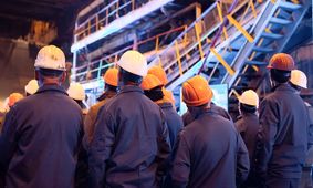 اخراج کارگران به‌جای پرداخت حقوق / صدایی که هزینه داشت !