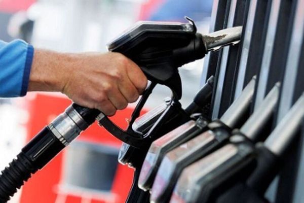 افزایش قیمت بنزین در ایران / احتمال تغییر چشمگیر در نرخ سهمیه‌ای و آزاد !