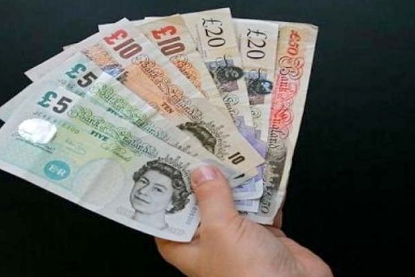 چند قطره اشک؛ لرزه بر بازار ارز انداخت + فیلم