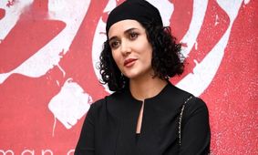 انتخاب جسورانه پریناز ایزدیار در افتتاحیه زن و بچه؛ استایلی که همه را جلب کرد! + عکس