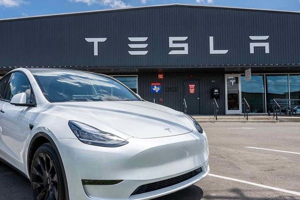 سهام یکی از بزرگ‌ترین شرکت‌های خودروسازی کله‌پا شد +علت