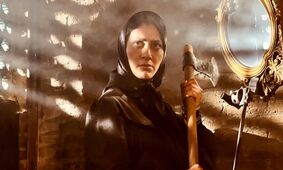 عکس جدید مونا فرجاد با ژست اندوهگین و احساسی