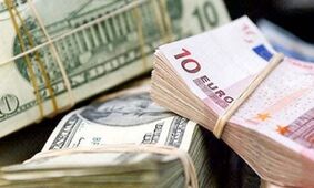 آخرین قیمت‌ها در بازار تجاری/ دلار ارزان شد یورو گران + جدول
