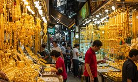 قیمت طلای ۱۸ عیار امروز ۲ اردیبهشت ۱۴۰۴ / طلا در سراشیبی +جدول