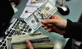 با این وضعیت بازار همه دلارفروش شدند /  در فردوسی چه خبر است ؟!