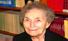 آنا شوارتز کیست؟  یکی از مهم‌ترین اقتصاددانان تاریخ!