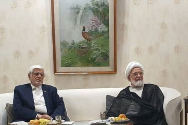 مهدی کروبی در دیدار عارف معاون اول رئیس‌جمهور: بی توجهی دولت به شعارهای زمان انتخابات، موجب ناامیدی مردم می‌شود