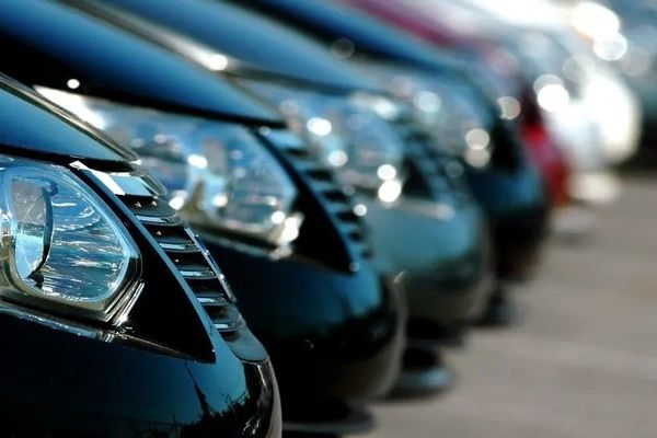 افزایش چشمگیر قیمت خودروهای وارداتی در ایران