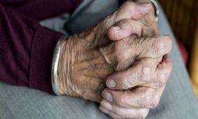 بازنشستگی دورتر شد؛ کارگران باید دو سال بیشتر کار کنند