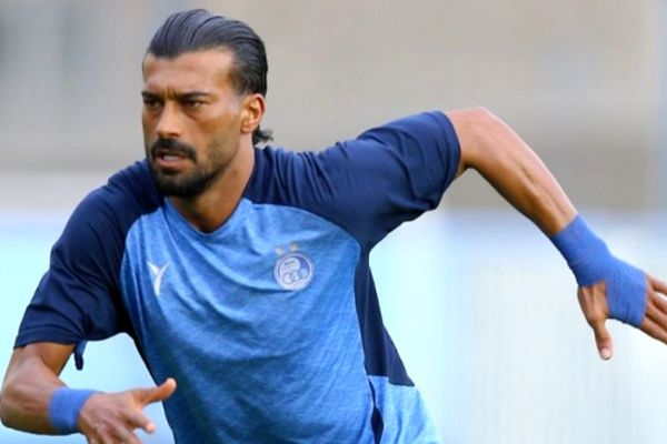 رامین رضاییان: شوخی با پیراهن آبی ممنوع! +عکس