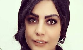 عکس صحرای اسداللهی در کنار مادر چادری و پدر سرایدارش که وایرال شد