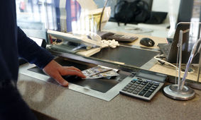 هشدار به خریداران دلار / دلار ارزان می‌شود، نخرید! + جزییات