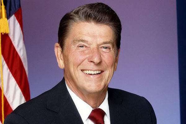 رونالد ریگان، یک بازنگری