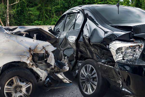 جزئیات بخشنامه فوری بیمه مرکزی برای خودروهای لوکس و نامتعارف