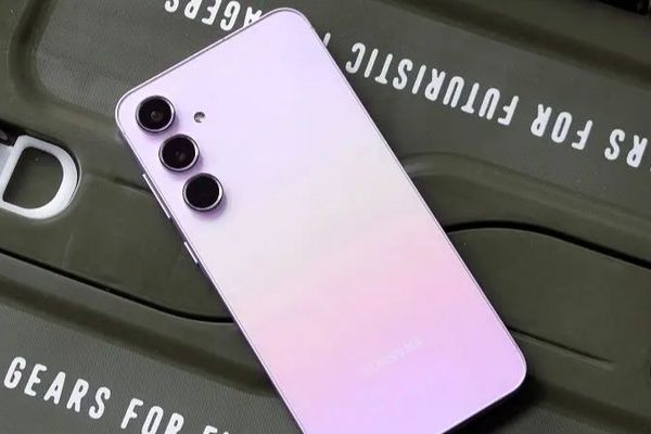 جدیدترین قیمت گوشی‌های سامسونگ، شیائومی و آیفون - سه‌شنبه 28 بهمن 1404