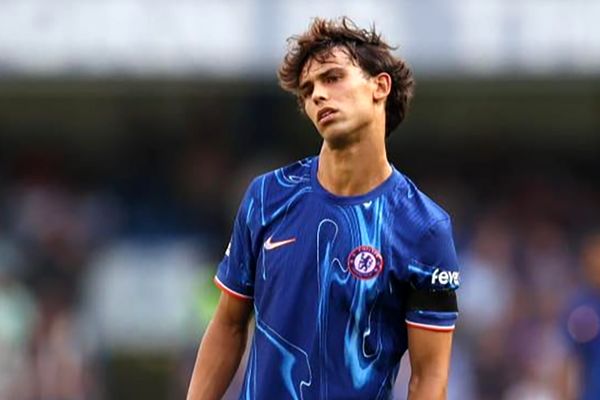 چلسی برای جبران هزینه‌ها، ژائو فلیکس را در ویترین فروش گذاشت