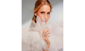 نقش آفرینی خانم بازیگر معروف در کمپین جواهرات + عکس