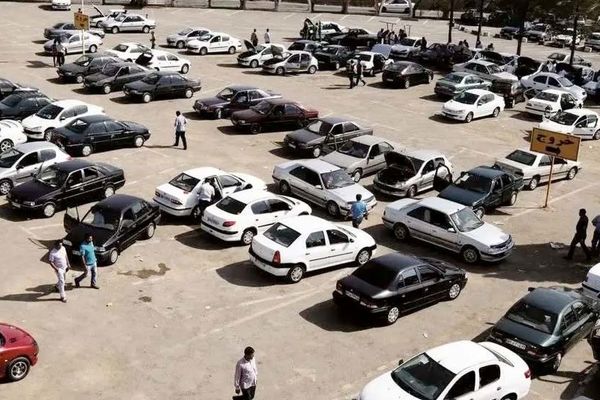 بازار  خودرو در شوک ؛ جهش قیمت‌ها در تمام رده‌ها  / پیش‌بینی قیمت خودرو در آخرین هفته خرداد