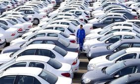 پیش‌ بینی  داغ از قیمت خودرو  / بخریم یا صبر کنیم؟ 