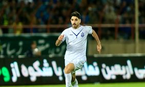 محمد عمری با چهره‌ای متفاوت در تمرین ملوان/ بازگشت به سبک دهه ۶۰!