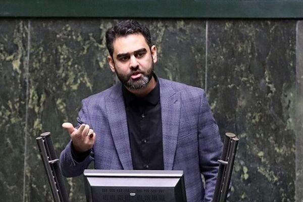 حمله ثابتی به باهنر با موضوعی فراتر از حجاب؛ شما یک شب گرسنه نبودید!