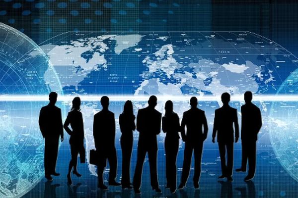 سایه سنگین سیاست بر اقتصاد