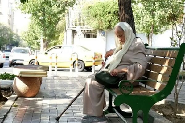 بازنشستگی زودتر از موعد برای مادران؛ فقط با این شرط!