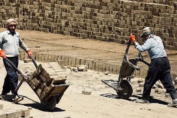 فاجعه دستمزدها: کارگران برای زنده ماندن هم کم می‌آورند!
