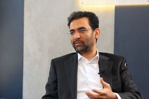کنایه آذری جهرمی درباره عملکرد برخی از اعضا دولت