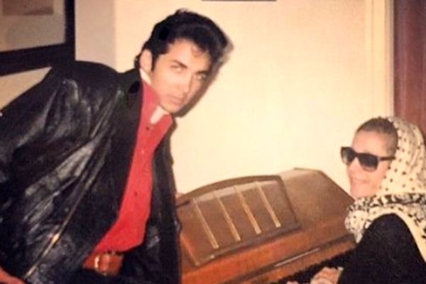 حسام نواب صفوی از حسادت‌ها به لندکروز لاکچری‌اش می‌گوید: از کودکی زندگی متفاوتی داشتم! + فیلم