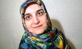 لحظه آزادی مشروط مهدیه اسفندیاری از زندان فرانسه + فیلم