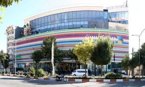 پرداخت ساعتی ۳ تا ۵ دلار برای بی حجاب گردی!