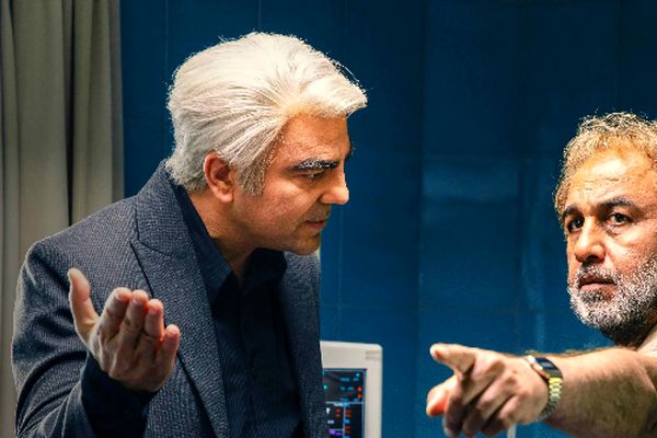 بازیگر اجل معلق همراه خانواده در اکران فیلم جدید +فیلم