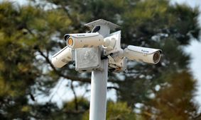 پاییدن لباس مردم با دوربین و بگیر و ببند نتیجه دارد؟