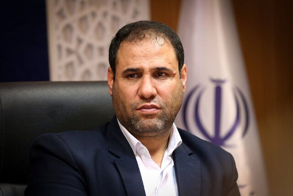 ببینید / هدیه رئیس جمهور به دانش آموزان از زبان وزیر آموزش و پرورش / صندوق بازنشستگی احکام رتبه بندی معلمان بازنشسته را اعمال نکرده