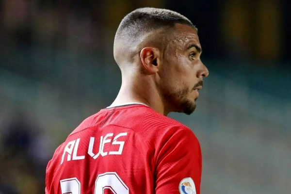 سکوت معنادار سپاهان و استقلال در واکنش به صحبت‌های جنجالی زنوزی!