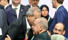 ماجرای عکس جنجالی و واکنش معاون تشریفات ریاست جمهوری