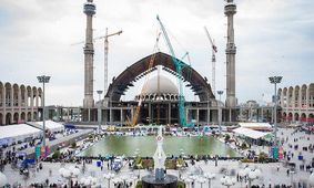 مقایسه‌ای قابل تأمل ؛هزینه مصلی تهران از برج خلیفه بیشتر است!